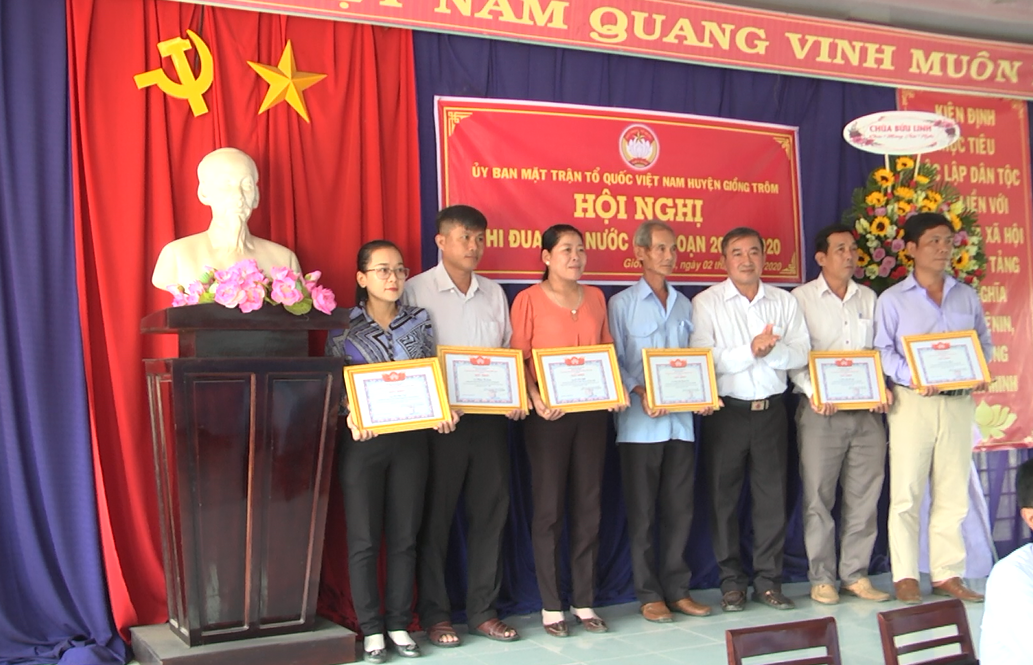 cac ca nhan duoc khen thuong.PNG